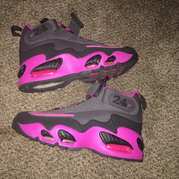 Nike Air Griffeys Size 6.5Y (Boys) - Picture 2 of 4
